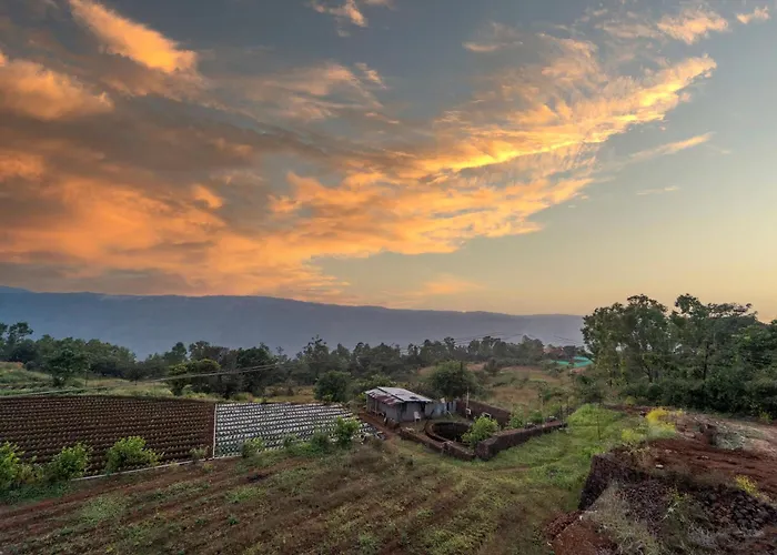 Hill View Bungalow ,Mahabaleshwar , Private Swimming Pool